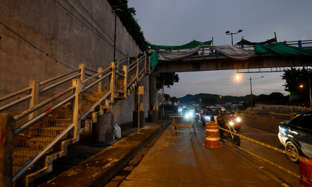 En horario nocturno se colocó hormigón en paso peatonal de la Vía a Daule