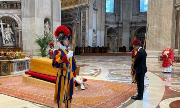 Daniel Noboa participó en el funeral del papa Francisco en el Vaticano
