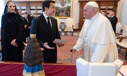 ‘El mundo ha perdido a un líder espiritual valiente y sencillo’ : Noboa despide al papa Francisco con emotivo mensaje