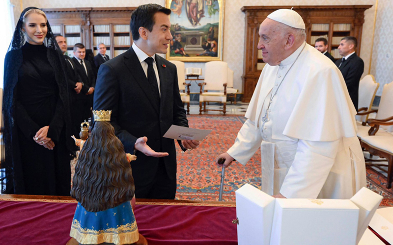 ‘El mundo ha perdido a un líder espiritual valiente y sencillo’ : Noboa despide al papa Francisco con emotivo mensaje