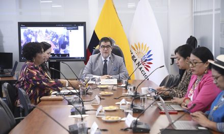 Autoridades de Estado no asisten al proceso de fiscalización del derrame de petróleo en Esmeraldas