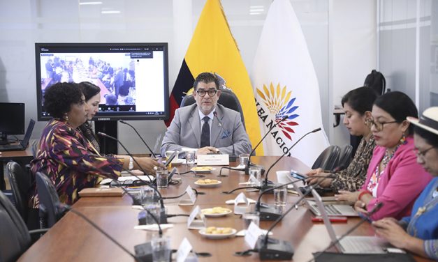Autoridades de Estado no asisten al proceso de fiscalización del derrame de petróleo en Esmeraldas