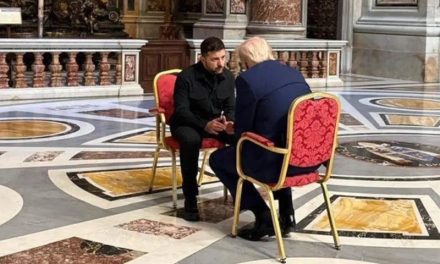 Revelan de qué hablaron Trump y Zelenski en el funeral del papa Francisco