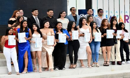 Vinculación con la Comunidad culminó talleres y entregó certificados a 150 personas