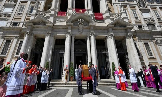 Se abre a visitas la tumba del papa a la espera del cónclave