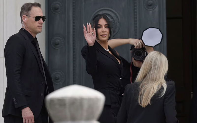 Kim Kardashian declaró ante la corte francesa por el robo de 2016: “Estaba segura de que me iba a violar”