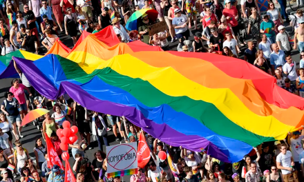 UE presiona a Hungría para que autorice marchas LGTBI+