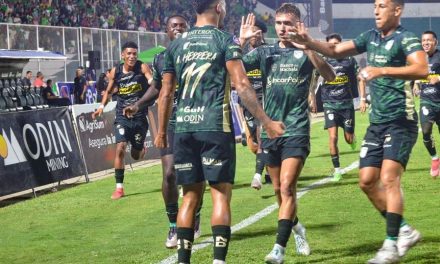 EN EL TOP 3 DE LA TABLA: Orense venció 2-1 a Aucas en un duelo vibrante
