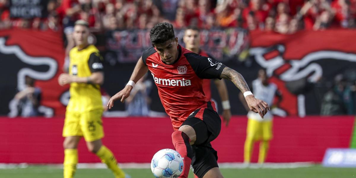 Bayer Leverkusen de Piero Hincapié cayó goleado por el Borussia Dortmund en la Bundesliga
