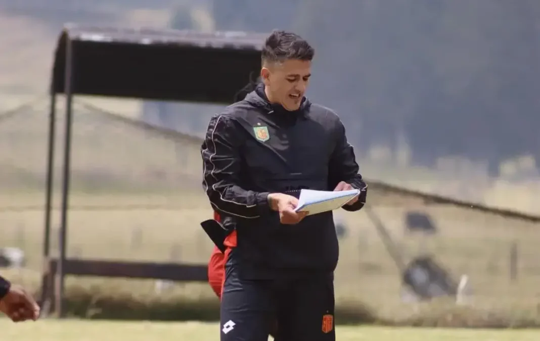 Araujo y el duelo ante Barcelona SC: “Es el puntero y pelea en copa, pero estamos bien para afrontarlo”