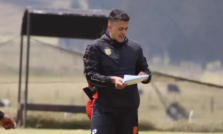 Araujo y el duelo ante Barcelona SC: “Es el puntero y pelea en copa, pero estamos bien para afrontarlo”