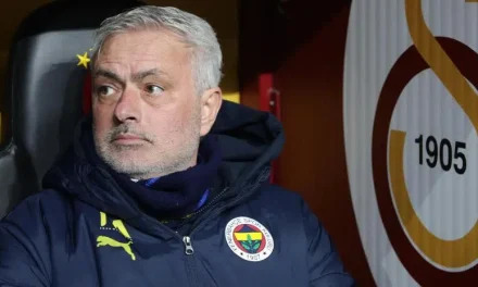 Mourinho bromea con el Inter de Milán antes de la final de Champions: “¡El triplete es mío!”