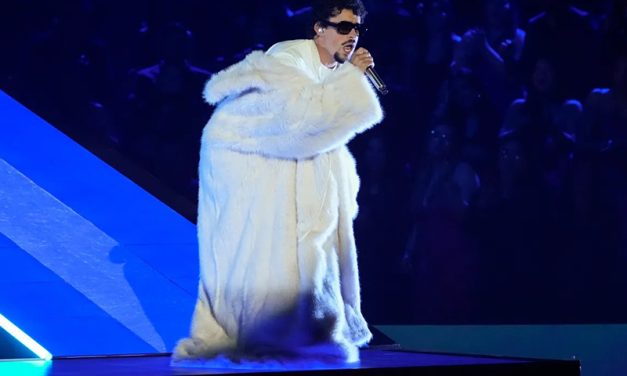 Bad Bunny y Fuerza Regida hacen historia en Billboard con álbumes en español
