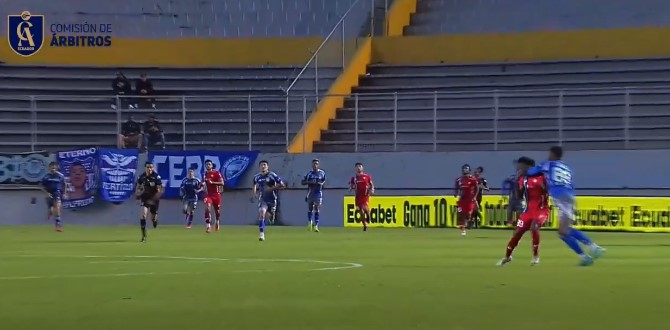 Se reveló el audio del VAR en la expulsión de Joao Quiñónez ante El Nacional