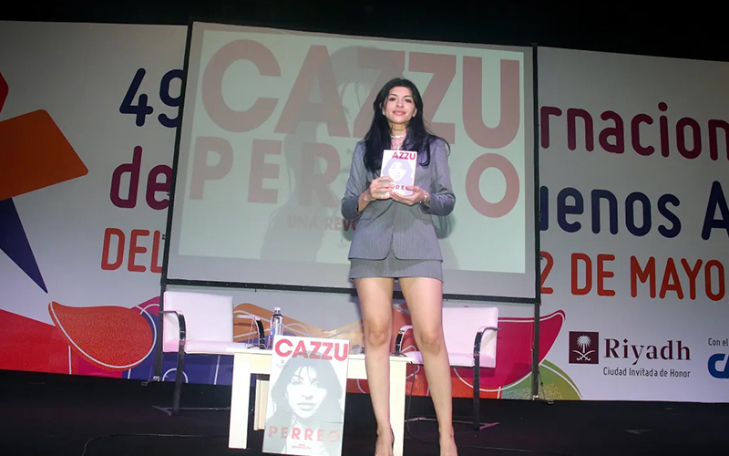 Cazzu se quiebra al recibir una sorpresiva carta de su abuela