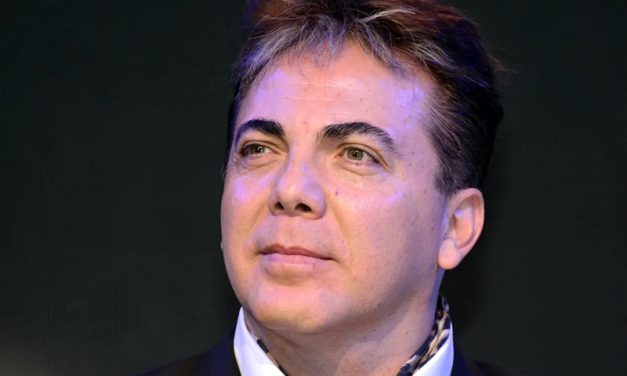 Cristian Castro quisiera compartir casa con su madre y su futura esposa