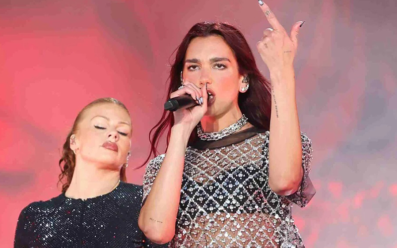 Dua Lipa sorprendió con canto en español en concierto en España: versionó ‘Héroe’ de Enrique Iglesias