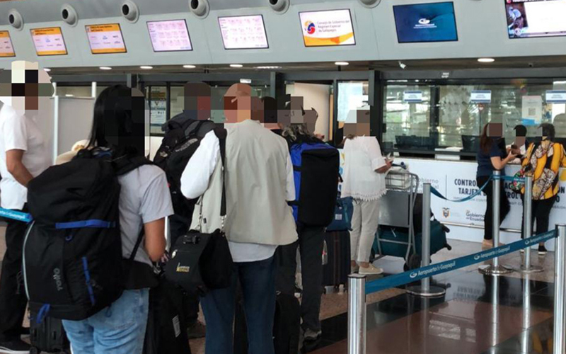Galápagos suspende carnetización por 30 días: residentes deberán usar certificados temporales