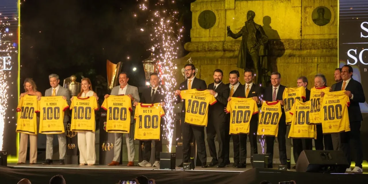 BSC celebró sus 100 años con sesión solemne llena de historia y homenajes