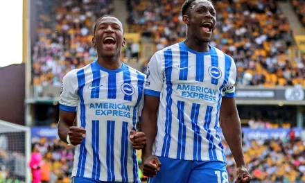El Brighton ganó en la Premier con Pervis Estupiñán en cancha