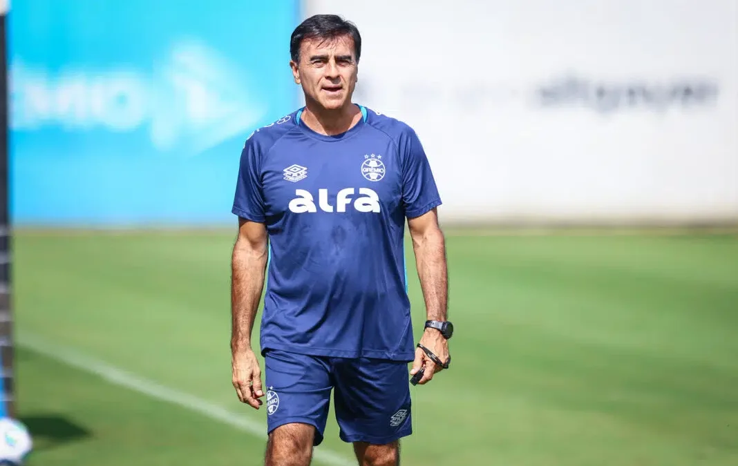Sevilla pone la mira en Gustavo Quinteros