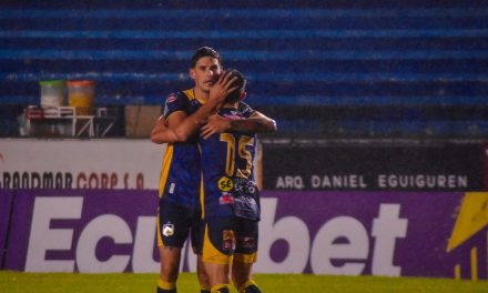 Delfín sorprende en Loja y vence a Libertad