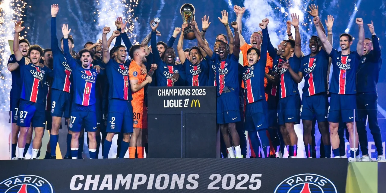 WILLIAN PACHO ALZÓ LA COPA: PSG recibió el trofeo de campeón de la Ligue 1