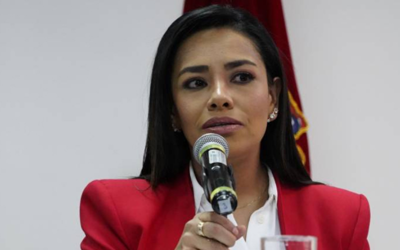 Jeannine Cruz renunció a su cargo en el Consejo de Comunicación