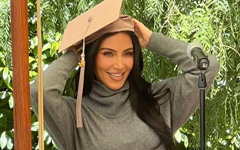 Kim Kardashian se gradúa de la escuela de leyes