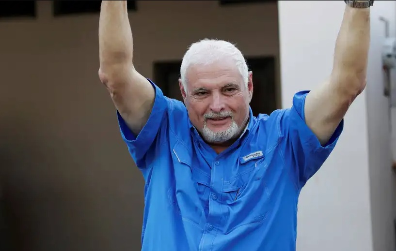 Panamá: Expresidente Martinelli viaja asilado a Colombia