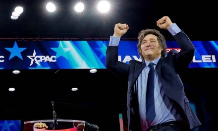 Milei logra otro éxito con el fin del cepo: la inflación vuelve a caer en Argentina y el riesgo país se desinfla