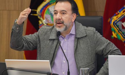 Revocatoria: Asambleístas, ediles y más autoridades de GAD dan su apoyo a Pabel Muñoz