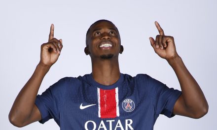 OFICIAL: Pacho está en el 11 ideal de la temporada en la Ligue 1