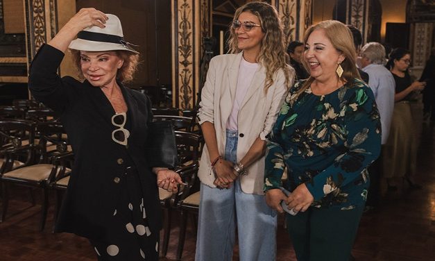 Paloma San Basilio recibió la distinción de Huésped de Honor en Guayaquil