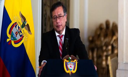 Petro dispuesto a una huelga indefinida por consulta popular