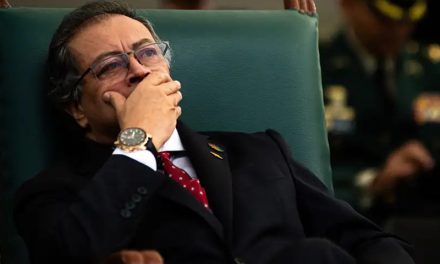 Senado de Colombia rechaza consulta popular de Petro