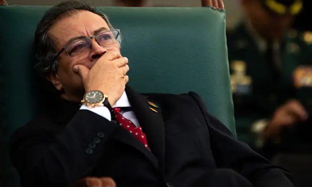 Senado de Colombia rechaza consulta popular de Petro