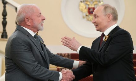 Putin se reúne con Lula da Silva tras el Desfile de la Victoria