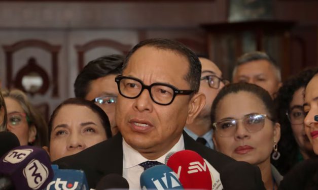 Correísmo dice que comprará megáfonos ante supuesto ‘bloqueo’ en la Asamblea