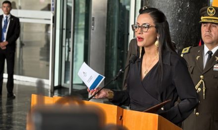Veloz acusa a Lasso de encubrir corrupción en Flopec con archivo “espurio”