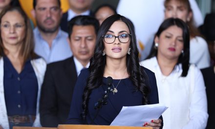 Viviana Veloz rechaza acusaciones de un supuesto delito de rebelión
