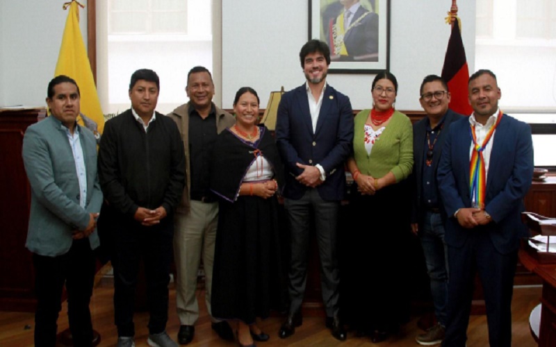 Gobierno anuncia acuerdo con asambleístas electos de Pachakutik; Leonidas Iza acusa traición