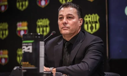 Alfaro Moreno tras el triunfo de Emelec: “¡Arriba el Astillero, carajo!”