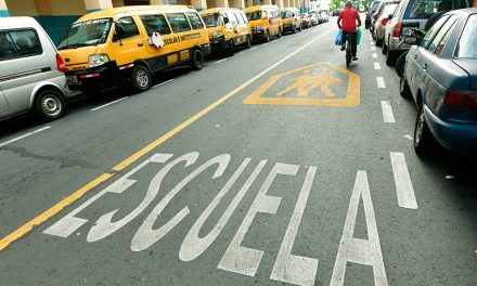 Campaña para seguridad vial en planteles inició con señalética