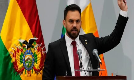 Bolivia: MAS elige como candidato al ministro de Gobernación