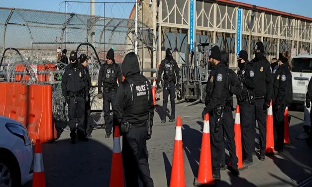 Juez de Texas prohíbe deportar venezolanos bajo ley de 1798