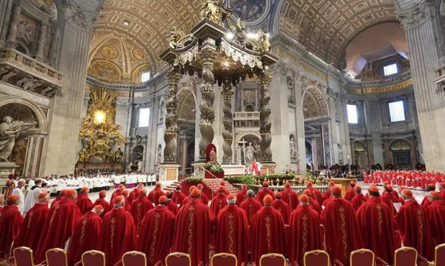 Ya están en Roma los cardenales que elegirán al nuevo papa