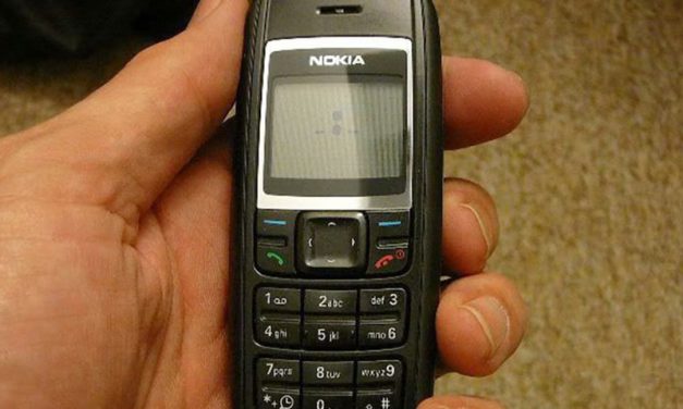 Por qué los celulares antiguos 2G fueron la salvación durante el apagón en España