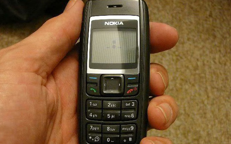 Por qué los celulares antiguos 2G fueron la salvación durante el apagón en España