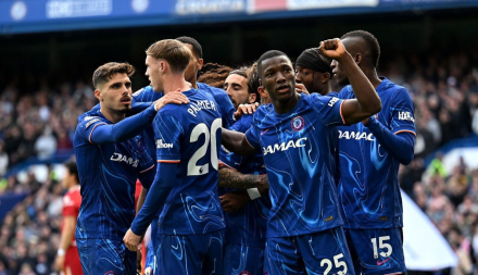 PARTIDAZO DE MOISÉS CAICEDO: Chelsea se pone firme y doblega a Liverpool en Stamford Bridge